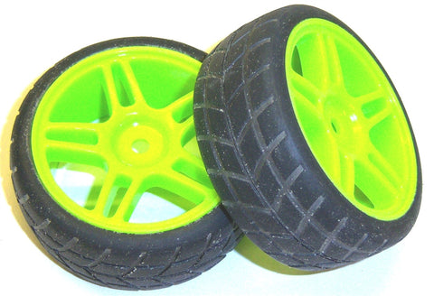 02020 1/10 On Road Car Street Tread Plastic Wheels and Tyres x 2 Green